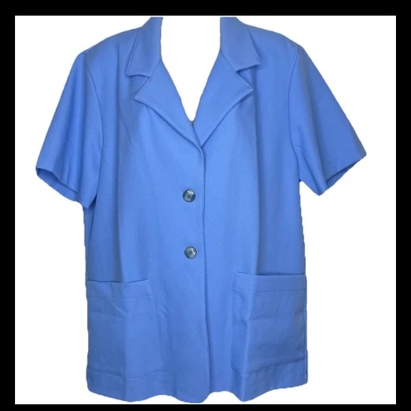 Vintage Women’s Blue Blazer L Short Sleeves 2 Buttons 2 Large Deep Front Pockets - Picture 1 of 8
